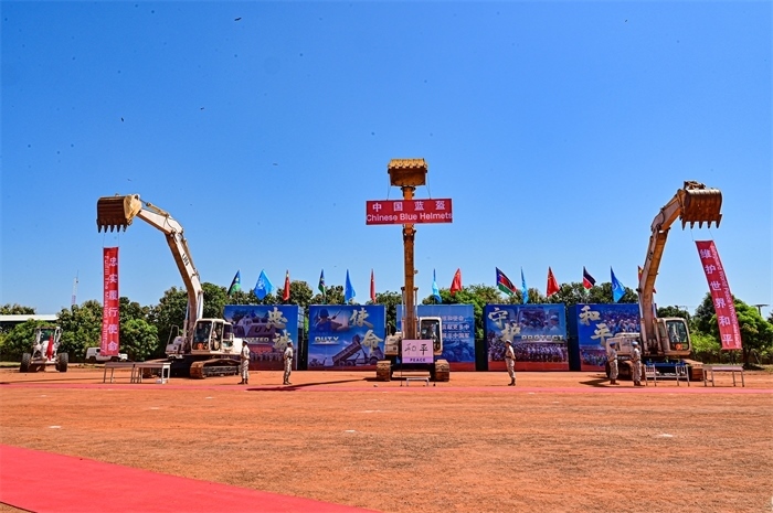 工程機械特技展示。王軍杰攝