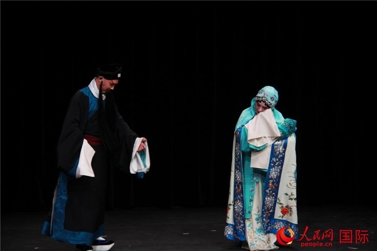 《趙氏孤兒》演出劇照。人民網(wǎng)記者 尚凱元攝