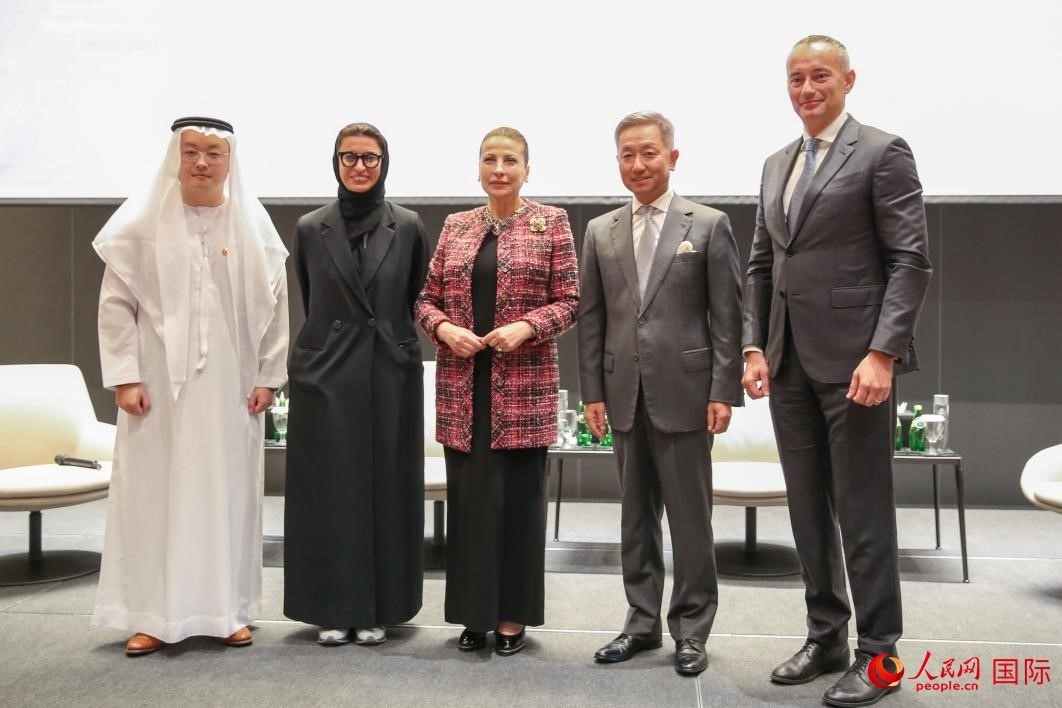 部分與會嘉賓合影。人民網(wǎng) 塔里克·易卜拉欣攝