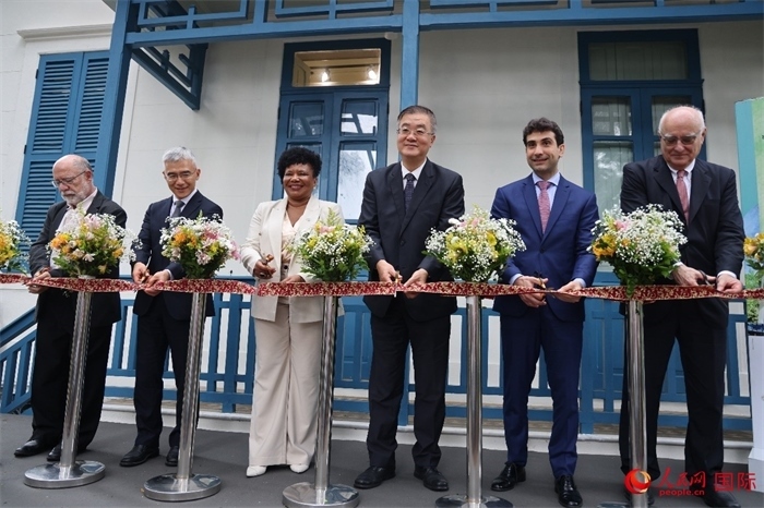 活動上，中巴嘉賓共同為“茶緣·中巴友誼園”剪彩，標(biāo)志著中巴友誼園中“茶之道”展覽正式開幕。人民網(wǎng)記者 張志文攝