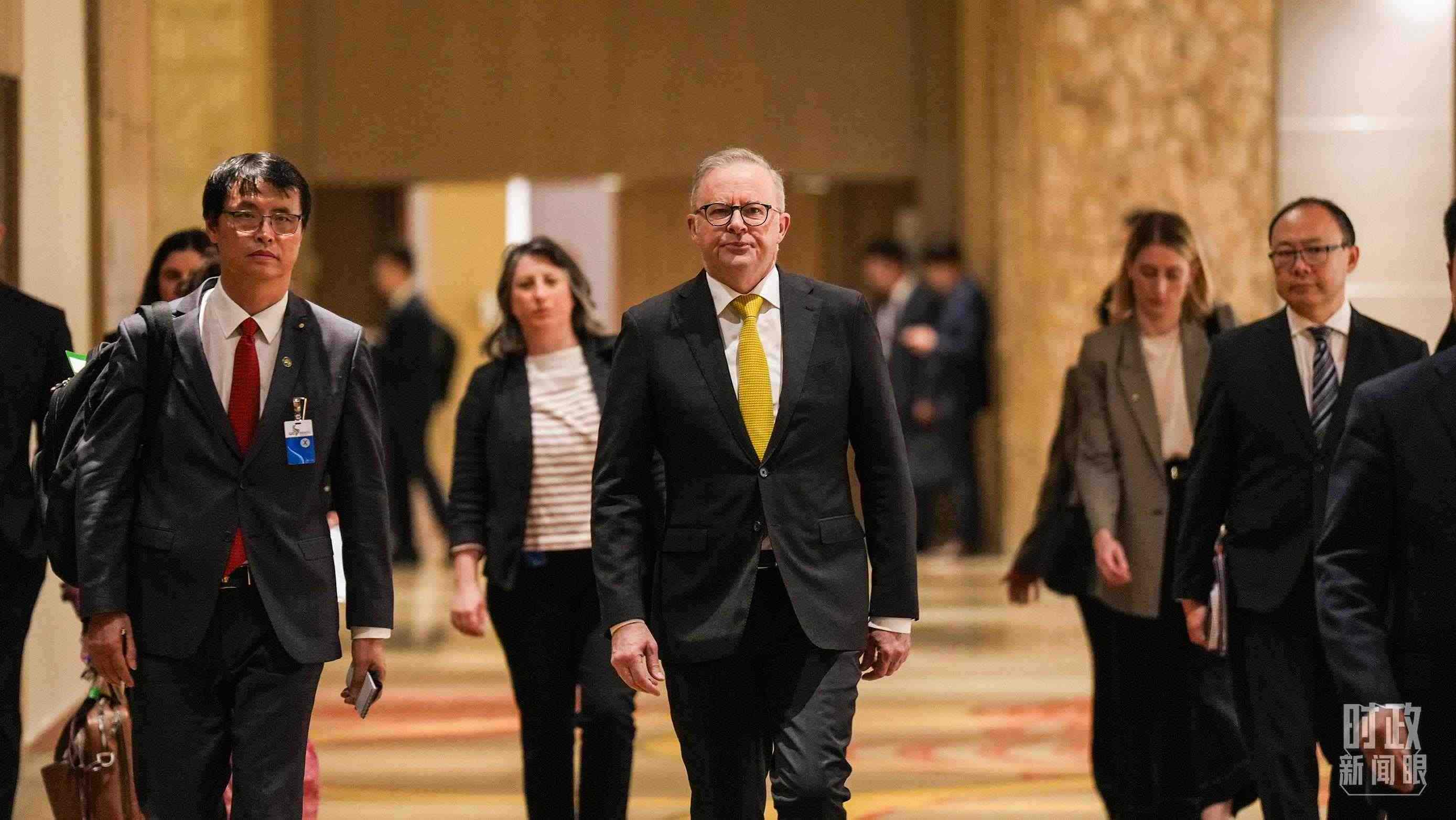 △澳大利亞總理阿爾巴尼斯抵達會見現(xiàn)場。（總臺記者李晉拍攝）