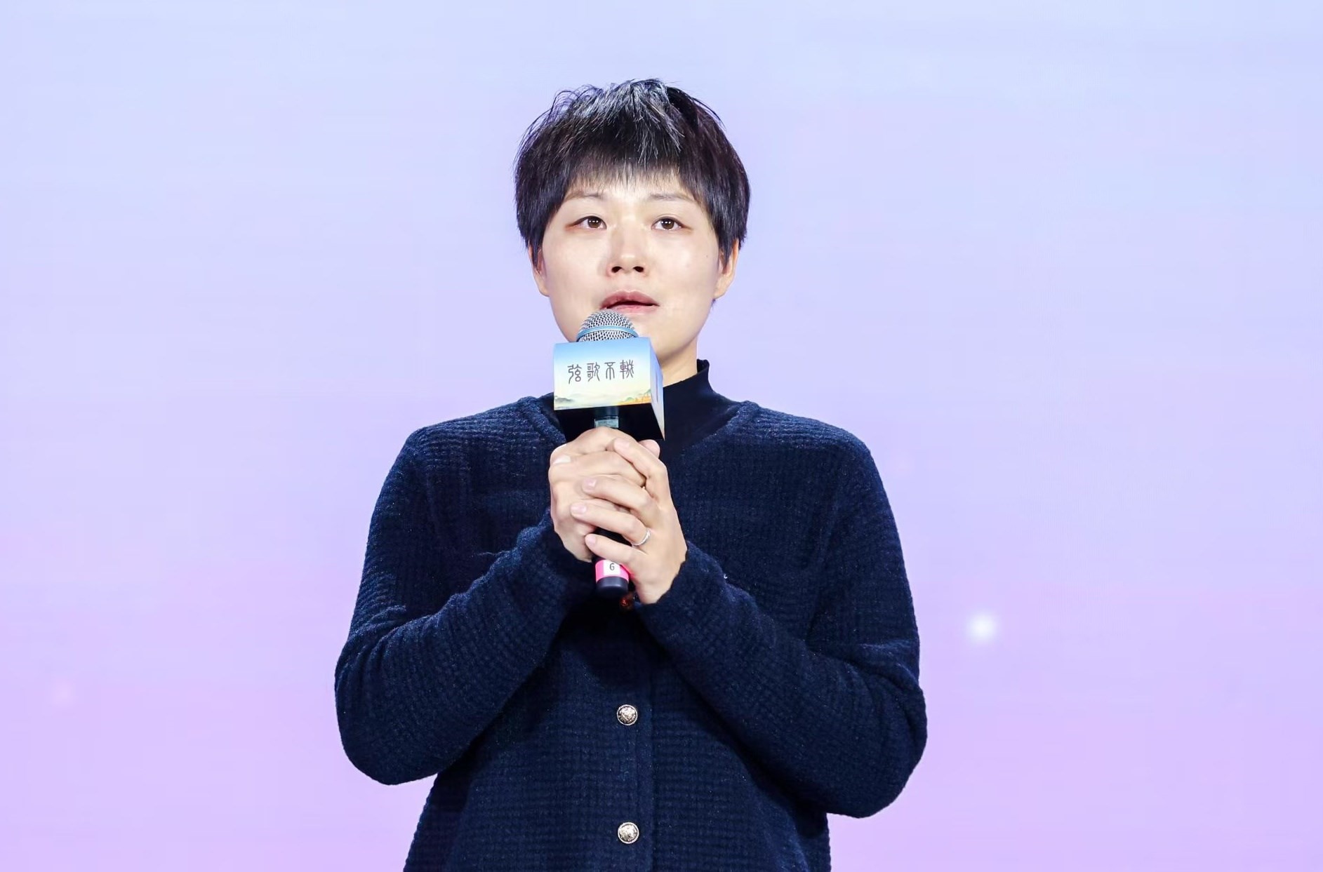 “中國好人”欒留偉妻子薛巧艷。人民視頻供圖。