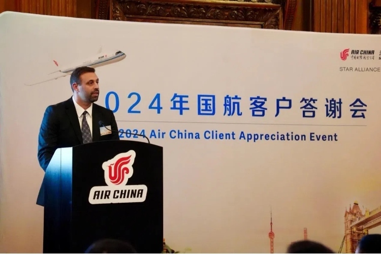 英國48家集團俱樂部主席杰克·佩里發(fā)表致辭。吳若鳴攝