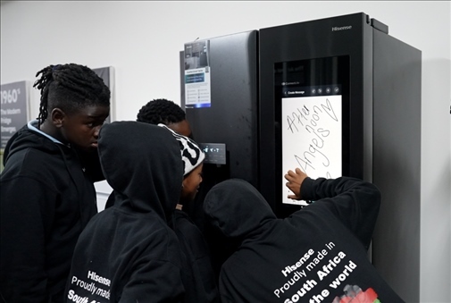 海信智能冰箱吸引南非人。海信南非公司供圖