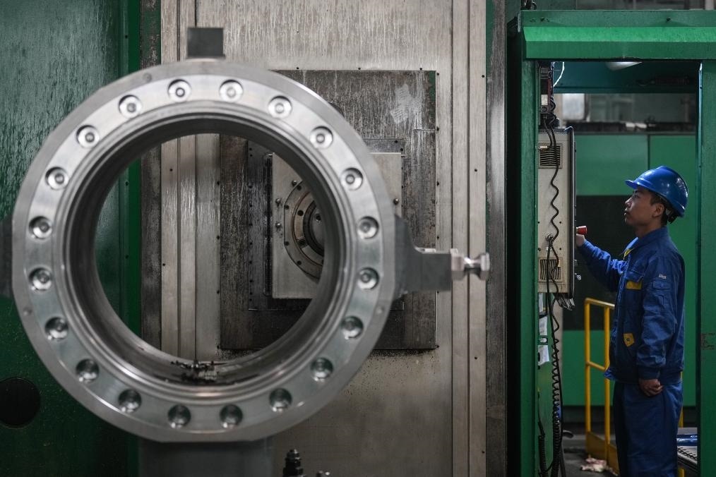 2023年2月14日，沈陽鼓風機集團股份有限公司的工人在車間工作。新華社記者 潘昱龍 攝