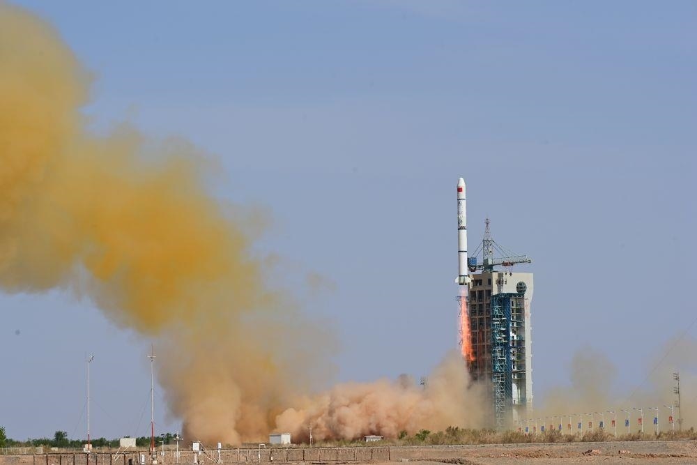 △2023年5月21日16時(shí)，我國(guó)在酒泉衛(wèi)星發(fā)射中心采用長(zhǎng)征二號(hào)丙運(yùn)載火箭，成功發(fā)射首顆內(nèi)地與澳門合作研制的空間科學(xué)衛(wèi)星“澳門科學(xué)一號(hào)”。