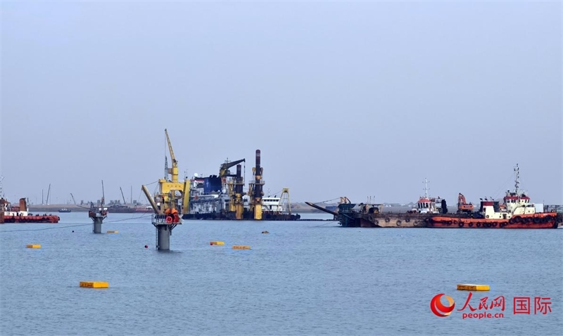 祖拜爾海底隧道施工場景。人民網(wǎng)記者管克江攝