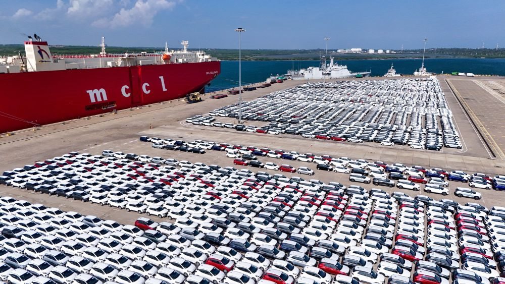 這是2024年3月28日拍攝的斯里蘭卡漢班托塔港（無人機(jī)照片）。新華社記者徐欽攝