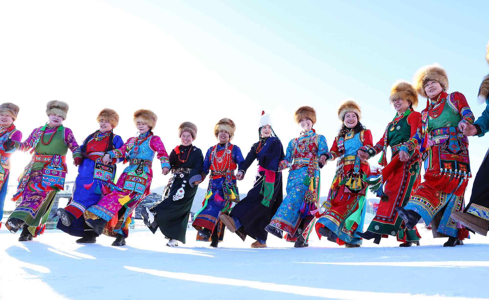 甘肅張掖，雪地千人鍋莊舞表演