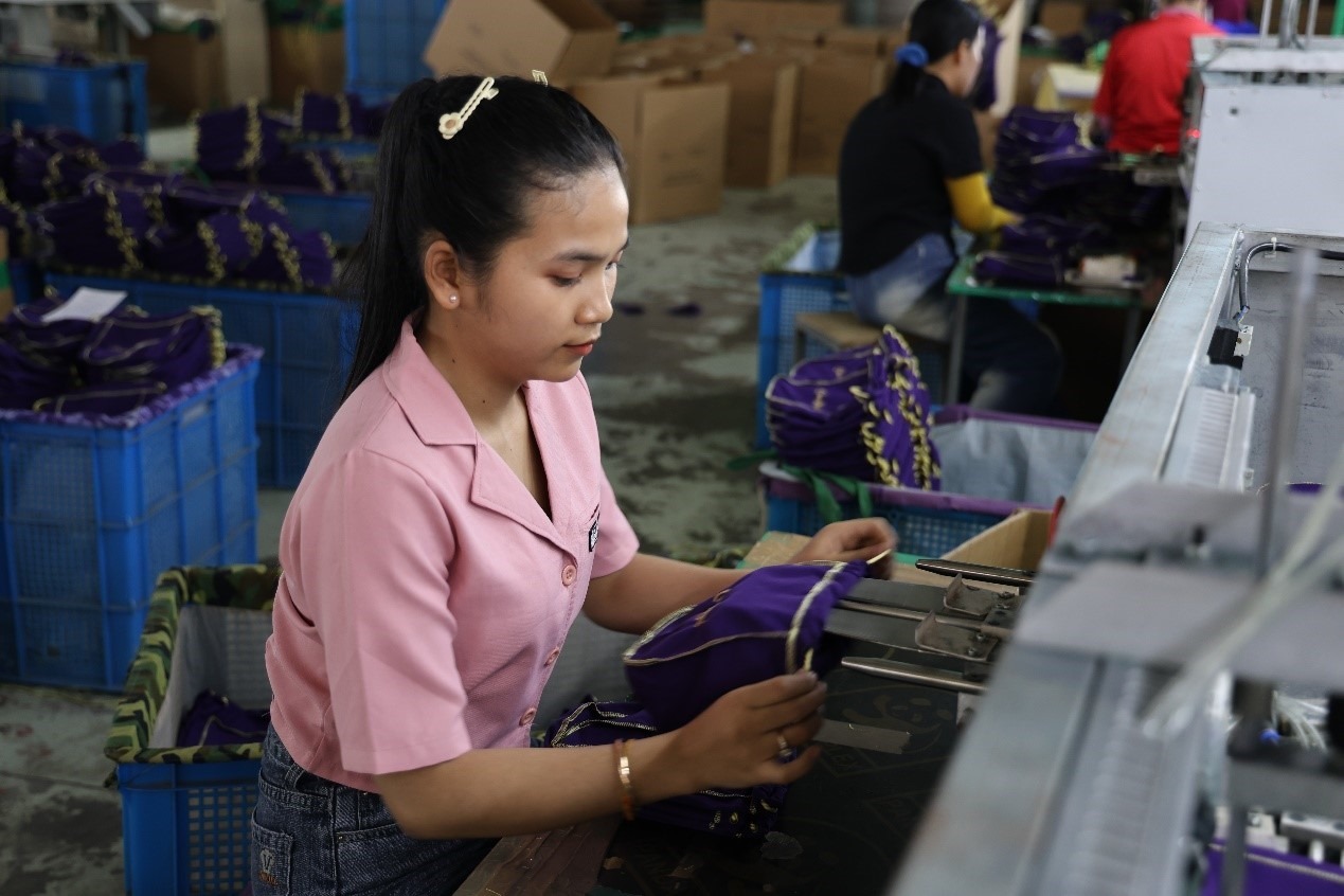 達尼在西港特區(qū)內(nèi)工作。西港特區(qū)供圖