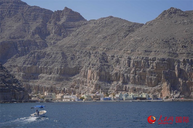 遠眺庫姆扎爾村。人民網(wǎng) 塔里克·易卜拉欣攝