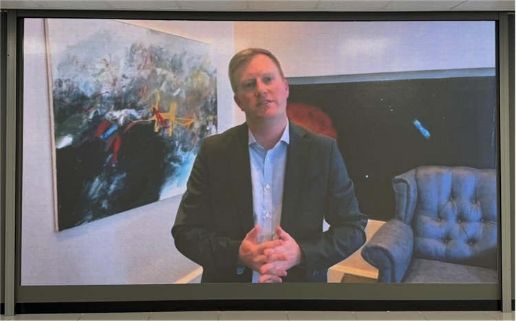 麥克弗森部長(zhǎng)通過(guò)視頻表達(dá)對(duì)中南基建合作前景和未來(lái)了良好祝愿。中國(guó)銀行約翰內(nèi)斯堡分行供圖