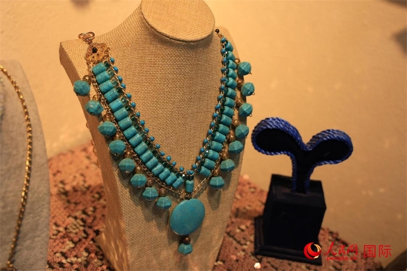 蘇美爾時期的流行項鏈。 人民網(wǎng)伊納斯·易卜拉欣攝