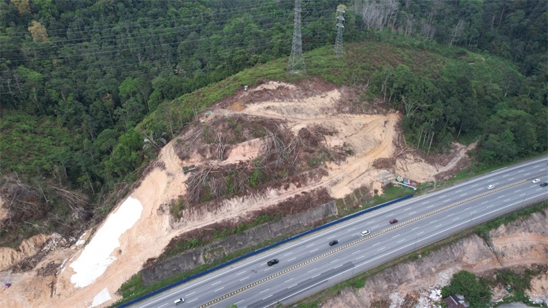 圖為施工現(xiàn)場。 鄧騰亮攝