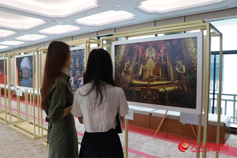 “遇見”攝影展現(xiàn)場。朱瀟逸攝