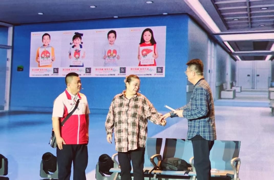 現(xiàn)場(chǎng)表演了由真實(shí)故事改編的情景劇。人民網(wǎng)記者 王子鋒攝