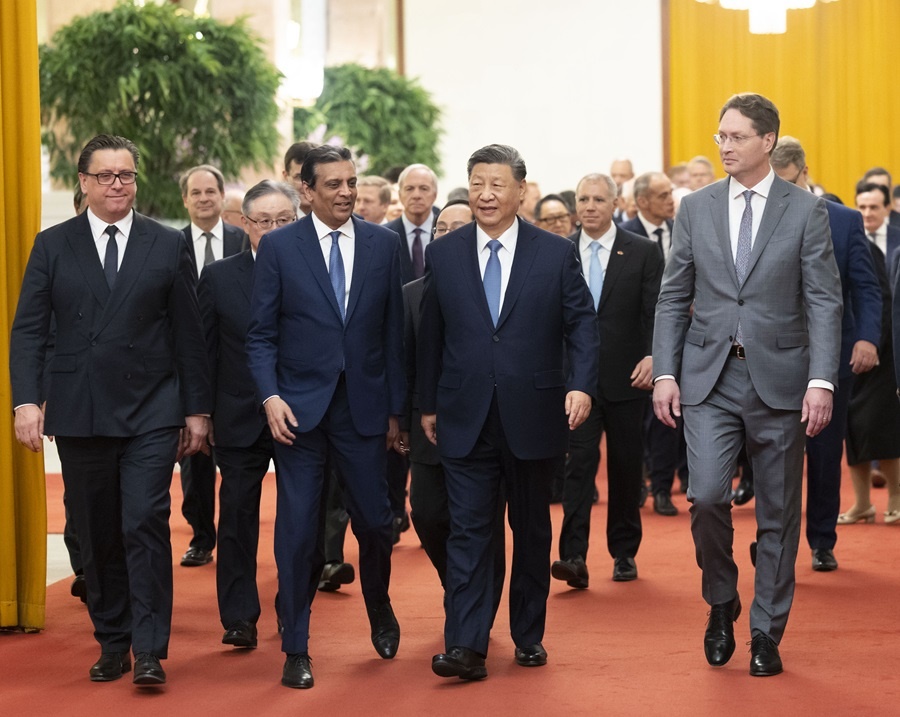 △3月28日上午，國家主席習(xí)近平在北京人民大會堂會見國際工商界代表。