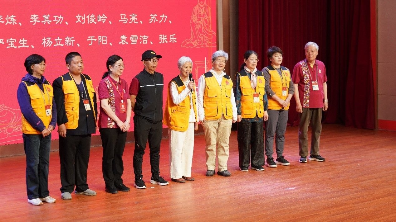 服務滿二十年志愿者代表發(fā)表感言。故宮博物院供圖