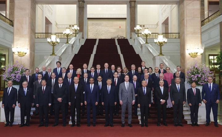 3月28日上午，國家主席習近平在北京人民大會堂會見國際工商界代表。新華社記者 丁林 攝