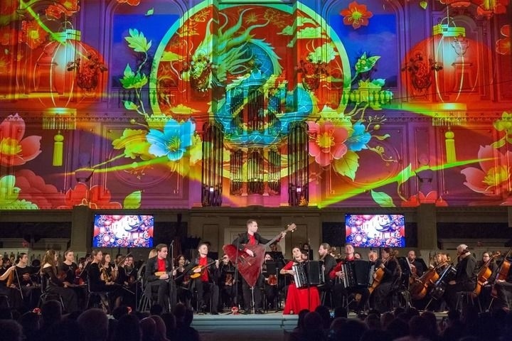 2025年2月6日，俄羅斯音樂家在圣彼得堡舉行的中俄新春音樂會(huì)上表演。新華社發(fā)（莫京娜 攝）