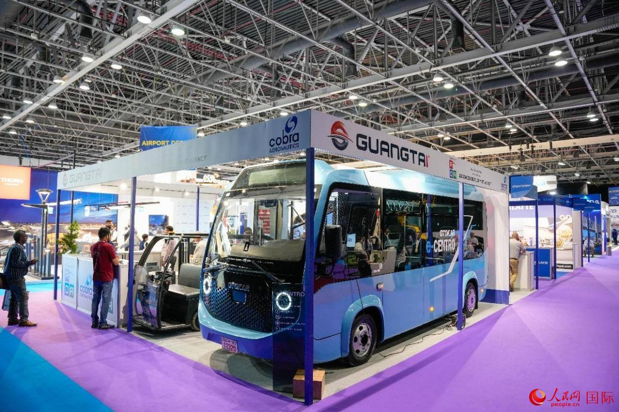 展會(huì)展示的電動(dòng)大巴車。人民網(wǎng)塔里克·易卜拉欣攝