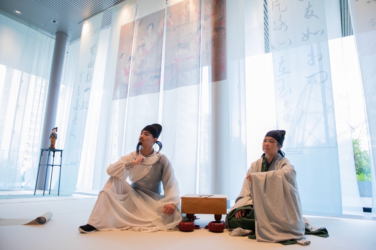 白居易與茶仙盧仝。中國駐大阪旅游辦事處供圖