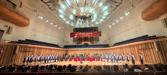 重慶大學城樹人小學校管樂團參加比賽。