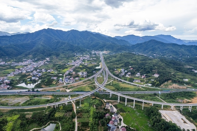 確?；緦?shí)現(xiàn)社會主義現(xiàn)代化取得決定性進(jìn)展——寫在黨的二十屆四中全會召開之際